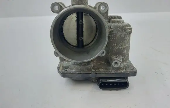 Mazda 3 II Throttle valve PE0113640B