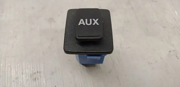Honda CR-V AUX in-socket connector BD823