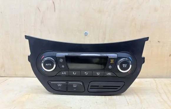Ford C-MAX II Climate control unit AM5T18C612BN WR9A12234