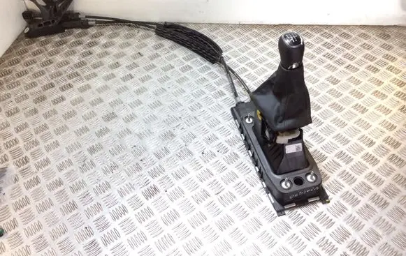 Skoda Octavia Mk4 Gear shifter/selector 5Q0711049BK