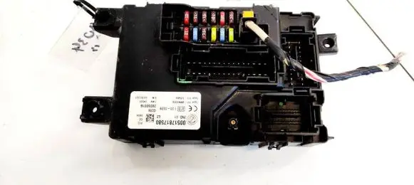 Fiat Punto (188) Fuse box set 00517817580 28050016