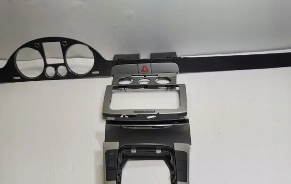 Volkswagen PASSAT B6 Dashboard glove box trim 