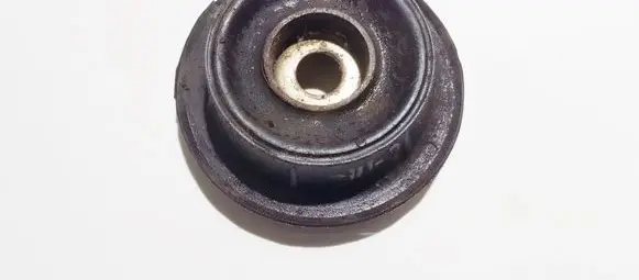 Volkswagen Golf III Coil spring mount 