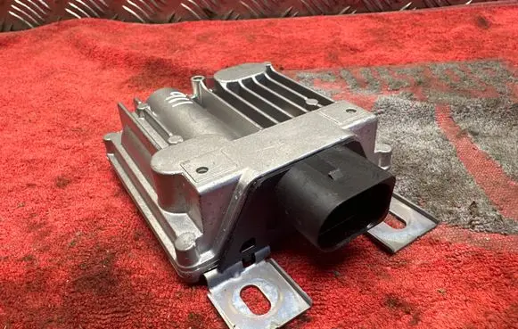 Porsche 911 991 Fuel injection pump control unit/module 7P0906093B 72230270 A2C53355730