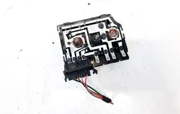 Audi 80 90 S2 B4 Tail light bulb cover holder B5831BL