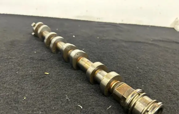 BMW X6 E71 Camshaft 756820206F