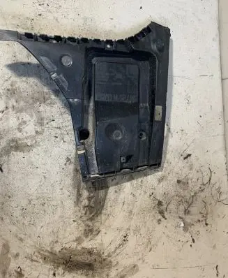 BMW 6 F12 F13 Rear bumper mounting bracket 8050385