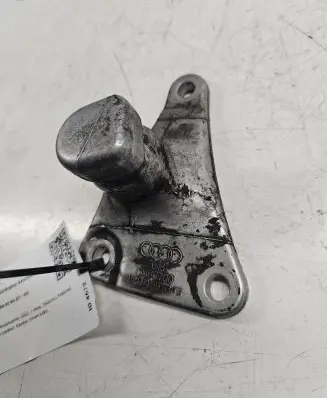 Audi A4 S4 B6 8E 8H Engine mounting bracket 8E0199343