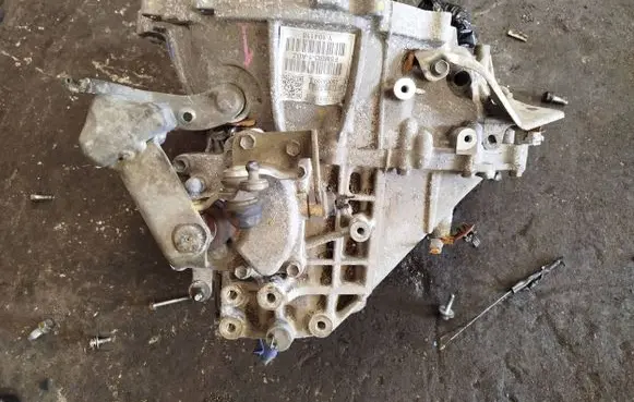 Mitsubishi Space Star Manual 5 speed gearbox F5MBD1ABZ 25012013 Y104118