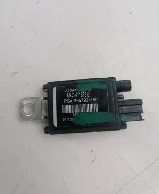 Peugeot 207 Aerial antenna amplifier 9657931180