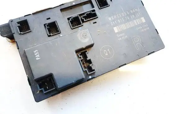 Mercedes-Benz E W211 Door control unit/module 2118707026 00401702