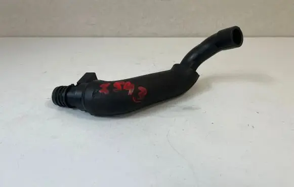 Mercedes-Benz Vito Viano W639 Breather hose/pipe A6110100082