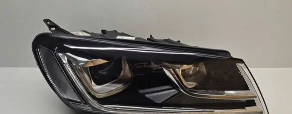 Volkswagen Touareg II Headlight/headlamp 7P1941752B VW138