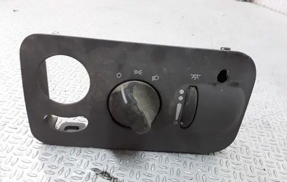 Chrysler Town & Country IV Light switch P0TG101L5AA 746746043