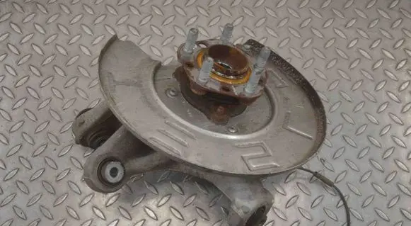 Rear wheel hub