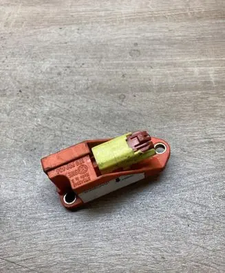 Volkswagen Touran I Airbag deployment crash/impact sensor 1T0909606