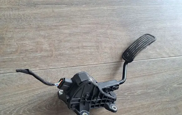 Toyota C-HR II Accelerator throttle pedal 78100F4042