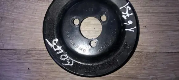 Volkswagen Golf V Water pump pulley 03d121028b