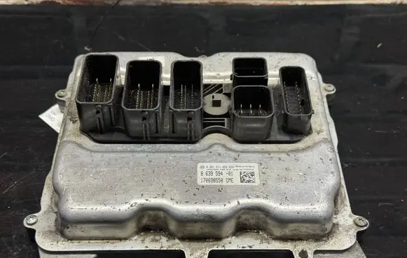 BMW 3 F30 F35 F31 Engine control unit/module 0261S11652 8639594 170698550