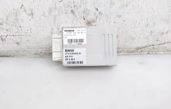 BMW X5 E70 Air suspension control unit module (rear) 6793163