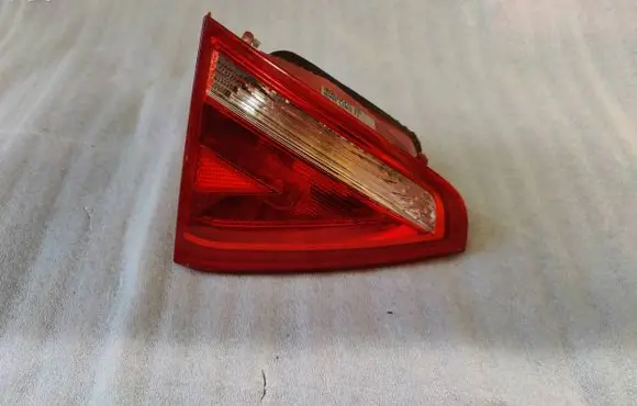 Audi A5 8T 8F Tailgate rear/tail lights 8T0945093 AU484