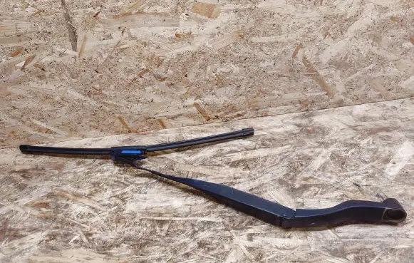 Cadillac XTS Front wiper blade arm