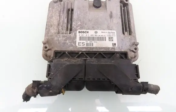 Opel Vectra C Engine control unit/module 55205632 0281013409