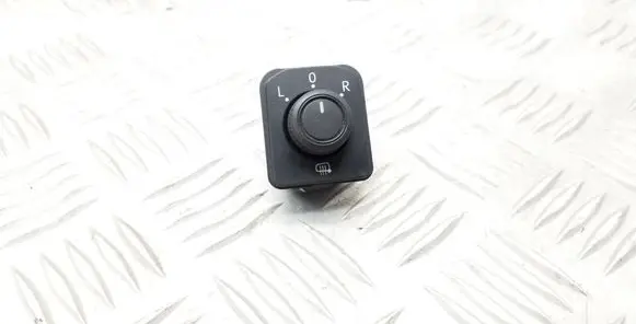 Volkswagen PASSAT B8 Wing mirror switch 3G0959565