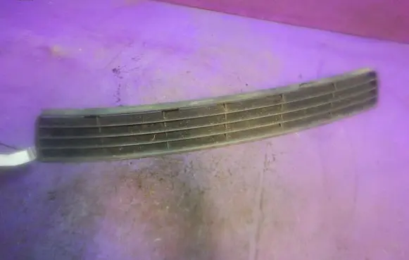 Audi A4 S4 B5 8D Front bumper lower grill 8D0807683
