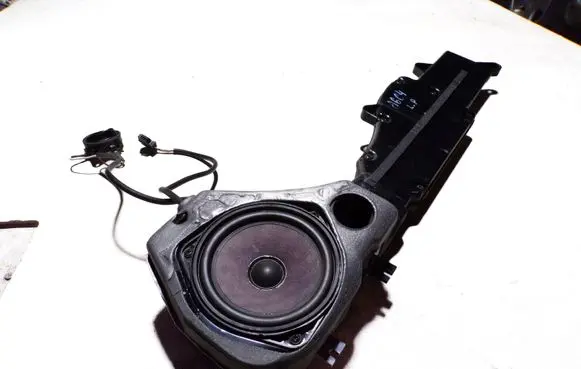Audi A6 S6 C4 4A Front door speaker 4A0035399 4A0035382B