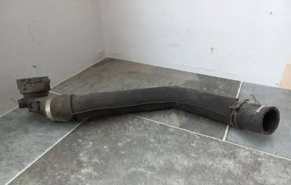 Audi A4 S4 B8 8K Engine coolant pipe/hose 8K0122293