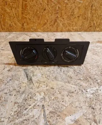 Volkswagen Polo V 6R Climate control unit 6C0820045 1503261B E1081687