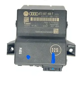 Audi A5 8T 8F Gateway control module 8T0907468F