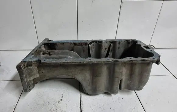 Opel Astra J Oil sump 55562727 55568036