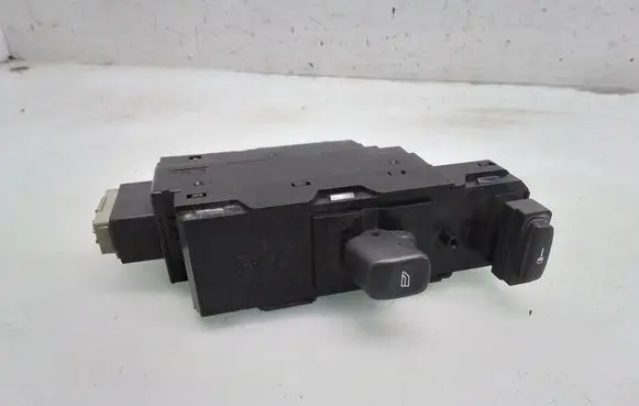 Volvo S80 Electric window control switch 8651328