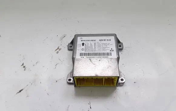 Mercedes-Benz C AMG W204 Airbag control unit/module A2049013502 5WK44524