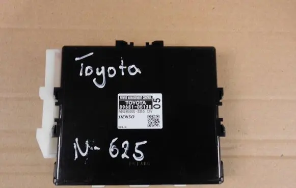 Toyota Avensis T270 Other control units/modules 8968105130