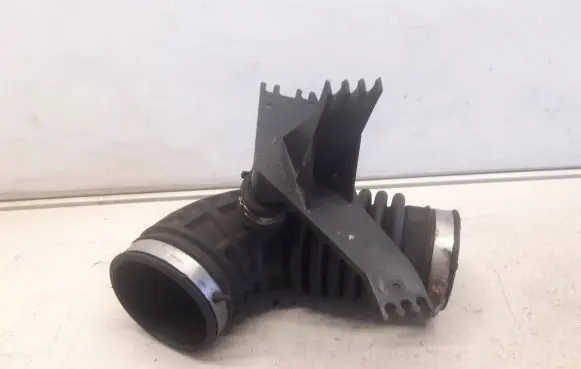 Nissan Navara D40 Turbo air intake inlet pipe/hose 200543