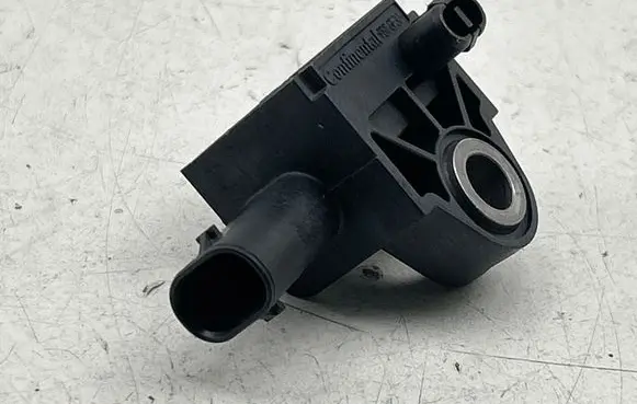 Chrysler Pacifica Airbag deployment crash/impact sensor 68174975AA