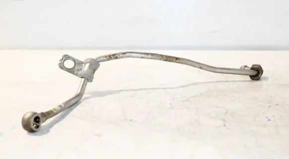 Volkswagen Caddy Turbo turbocharger oiling pipe/hose 04L145771J