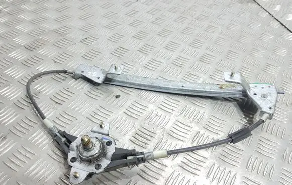 Rear door manual window regulator