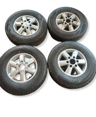 Ford Maverick R15 alloy rim 