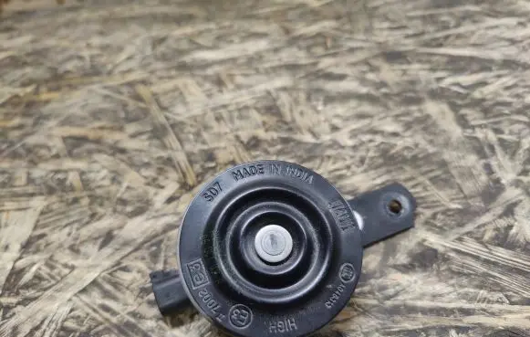 Jaguar XJL Horn signal AH4213832AA