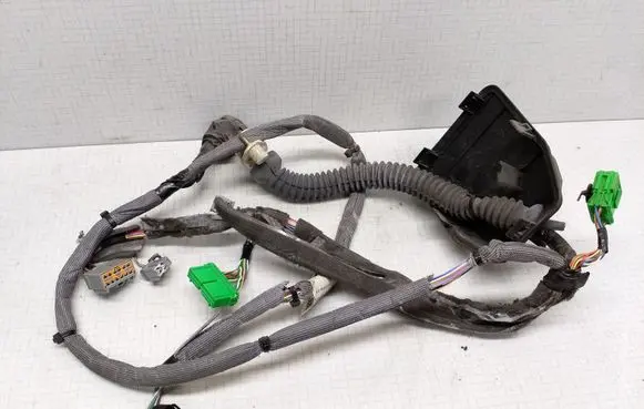 Volvo V70 Front door wiring loom 9442270
