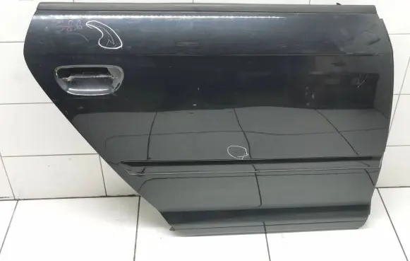 Audi A3 S3 8P Rear door