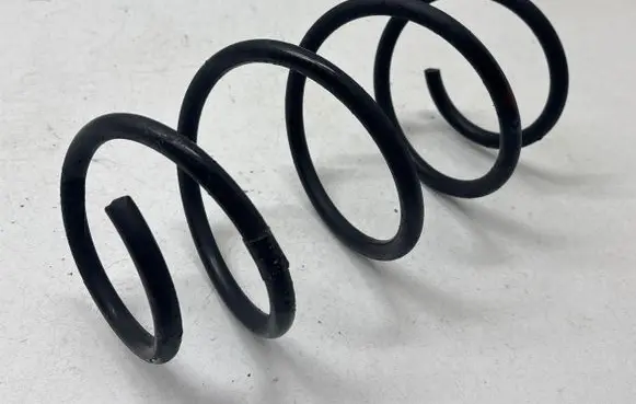Volkswagen Golf VII Front coil spring