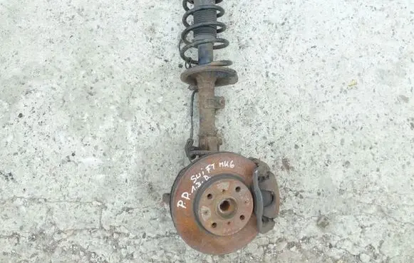 Suzuki Swift I Front wheel hub spindle knuckle