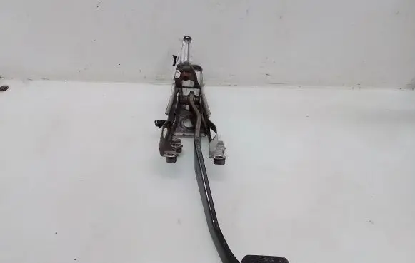 Toyota Auris 150 Brake pedal