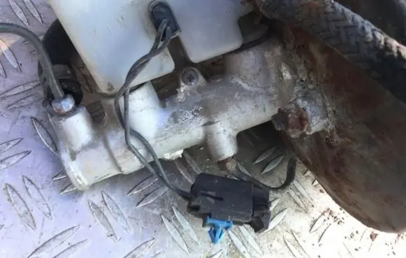 Mazda 323 Master brake cylinder