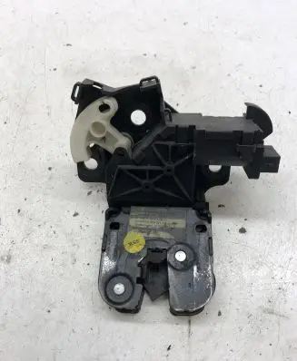 Audi A3 S3 A3 Sportback 8P Tailgate/trunk/boot lock/catch/latch 8P4827505A 8P4827505B